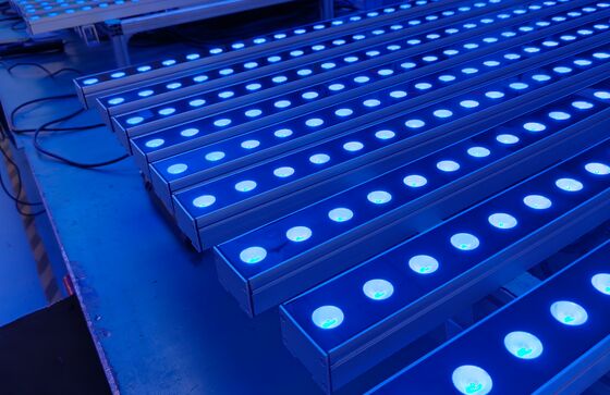 18-48W LED-Wandwaschlampen mit Schaltbetrieb oder DMX512-Steuerungsmodus geeignet für Betriebstemperaturen von -10 °C bis 40 °C