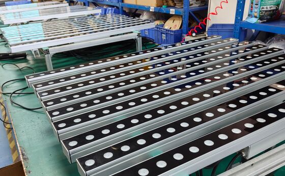 18-48W Aluminium LED Wandprofil mit 24 LED-Lichtquellen, geeignet für Innen- und Außenwandbeleuchtungsprojekte