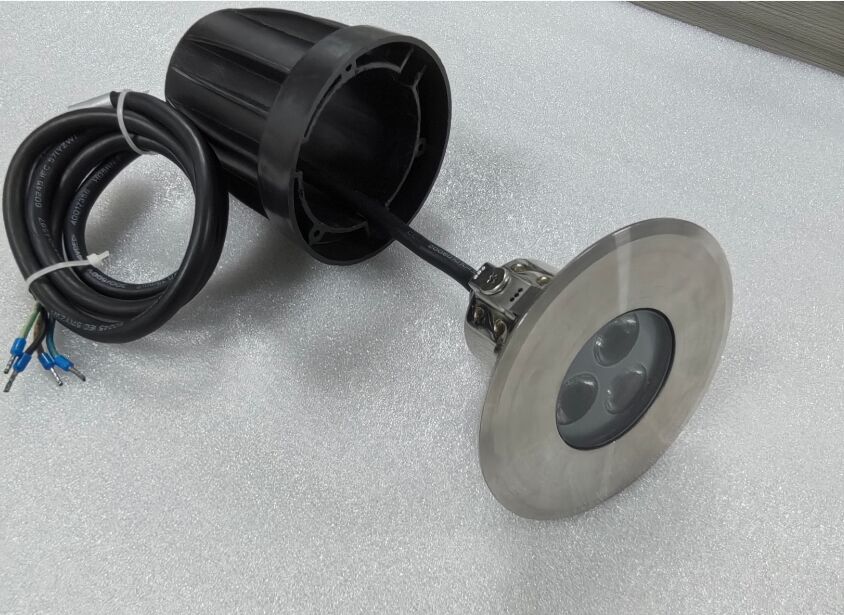 100 lmw LED-Pool-Strahler 98mm x 88mm Langlebige wasserdichte Außenbeleuchtung für Geschäfts- und Wohnbecken