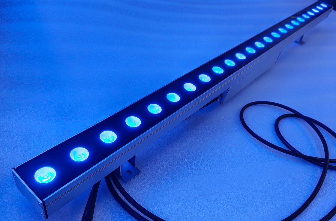 20° x 60° LED Wandspüllampen mit Schalt-Aus- oder DMX512-Steuerungsmodus und Farbtemperatur von 2700K bis 6500K