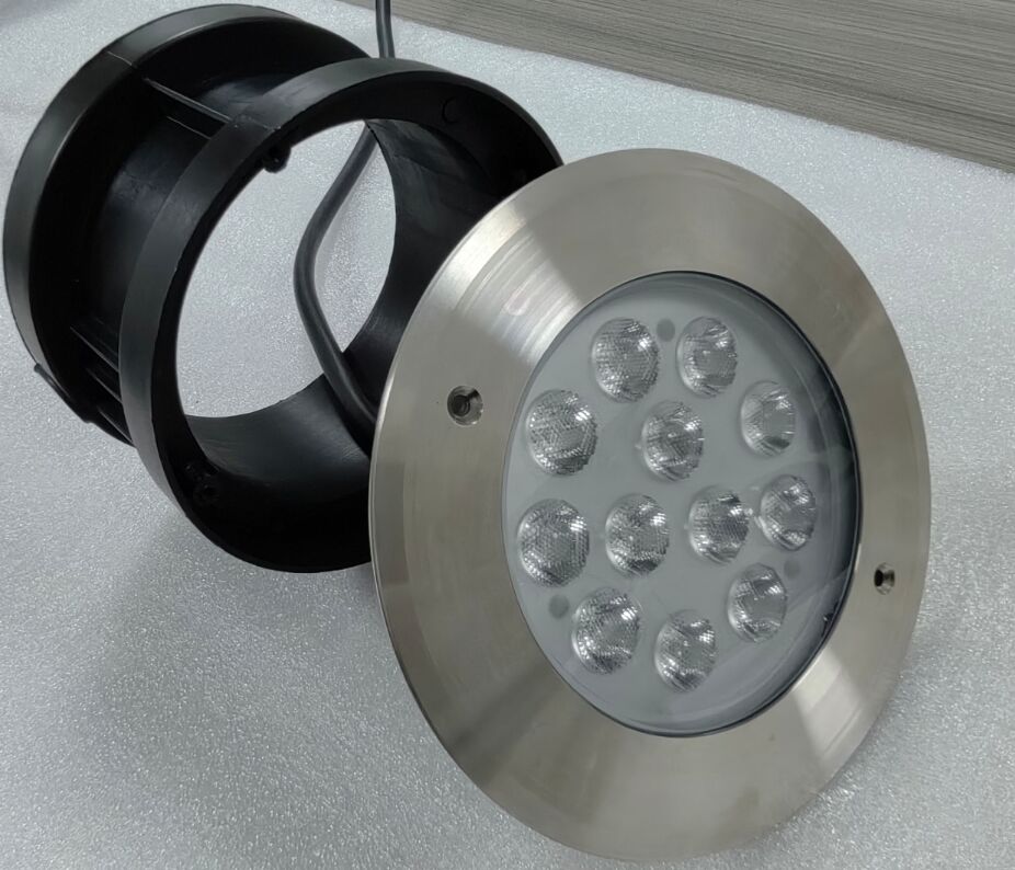 Fernbedienung Ein Aus DMX Dali LED Schwimmbadbeleuchtung mit 100lm/W Lichtausbeute und Abstrahlwinkeln von 15°, 30°, 45°, 60°