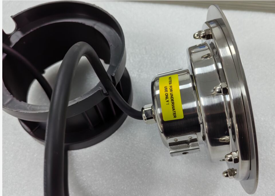 DC24V LED-Poolbeleuchtung mit Lebensdauer von mehr als 50 Tausend Stunden Energie wasserdichte Lichter geeignet für große Poolinstallationen